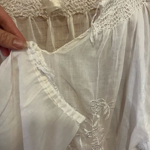 Beautiful thin cotton embroidered peasant blouse size medium/sz 4/6/8 - Picture 6 of 8